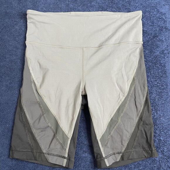 Lululemon Align Biker Women Shorts Gray Grey Stripe Size 8 - 6 inch EUC - Picture 1 of 4